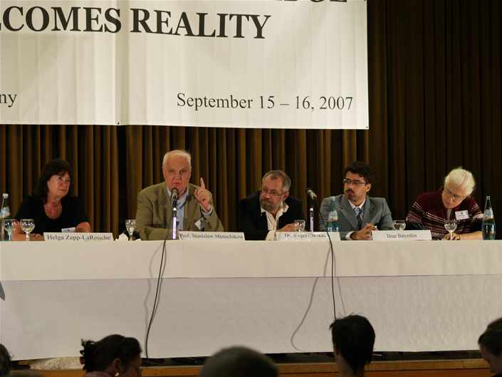 9. Helga and the Russian panelists